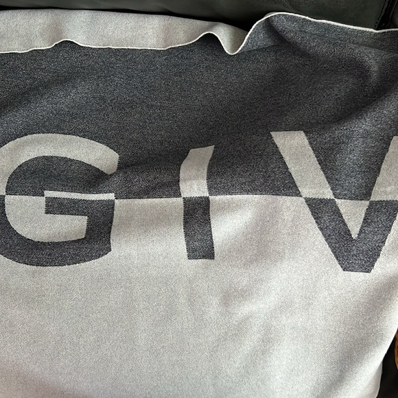 NWOT Givenchy Logo Jacquard Wool & Cashmere Scarf - Picture 2 of 7